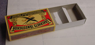 stemmingspoppenkastje1_poppentheater-peterselie.JPG stemmingspoppenkastje1_poppentheater-peterselie.JPG